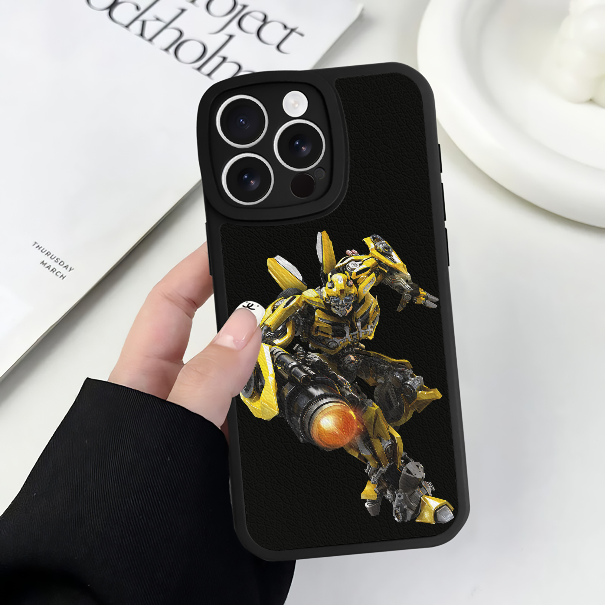 （画像用） Transformers トランスフォーマー 【iPhone 16シリーズ対応】シリコンスマホケース（レザー調） 材質：シリコン